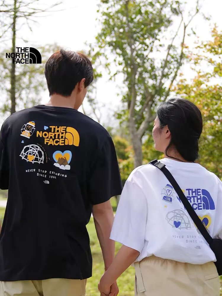 nouth  T-shirt  